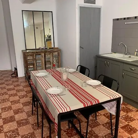 5rbut1 - Maison Familiale Sur Deux Niveaux En Plein Coeur Du Centre Collioure